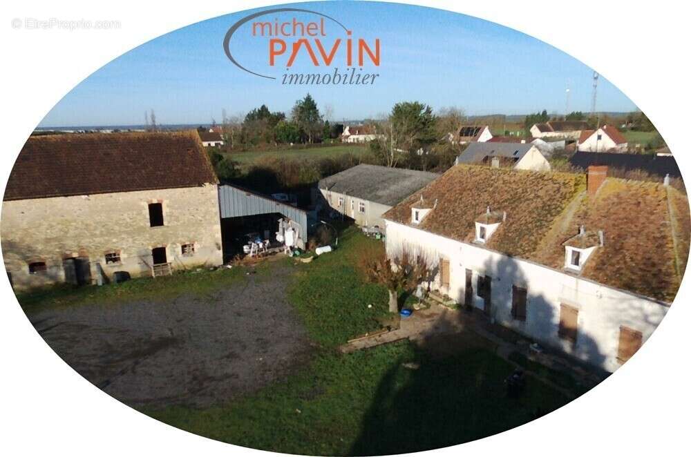 Maison à SAINT-PARIZE-LE-CHATEL