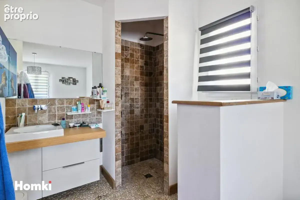 Maison/Villa T5 de 210 m² à Le Cannet-des-Maures 83340 - photo 8