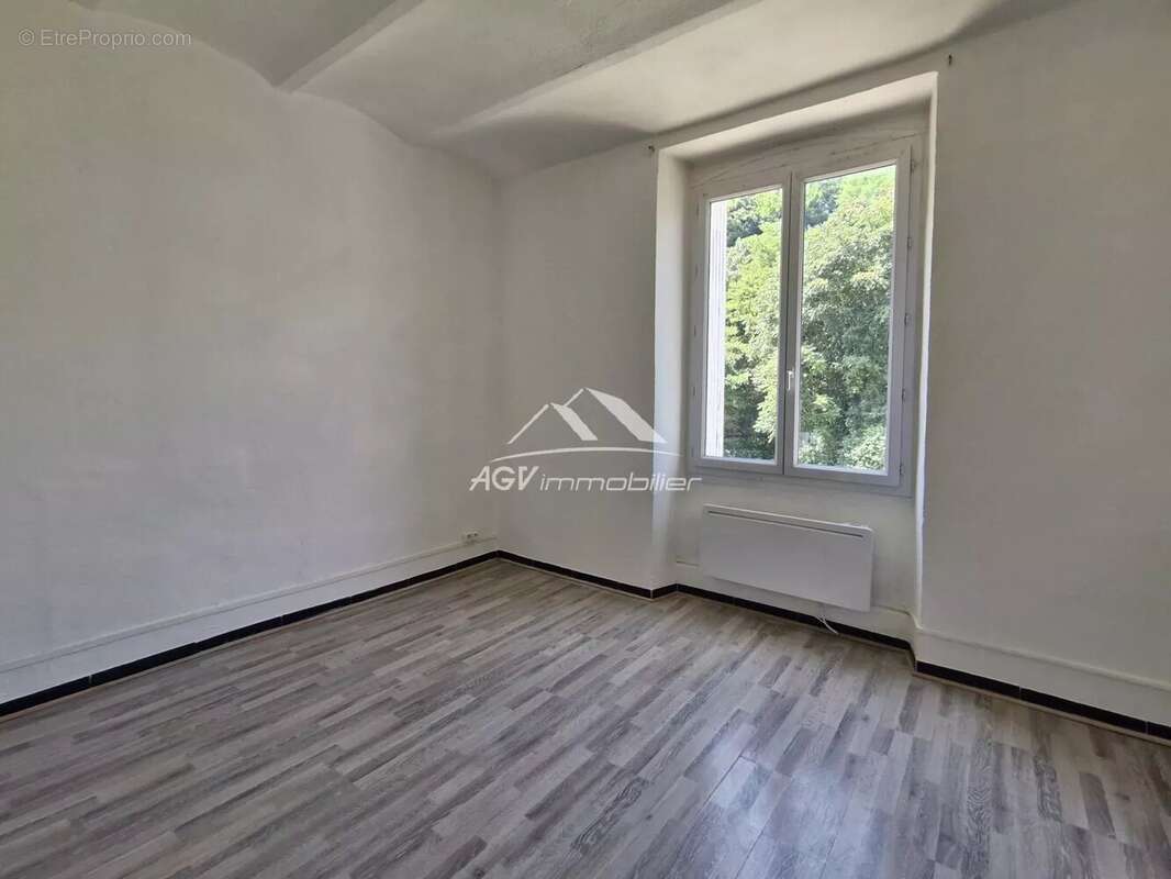 Appartement à MOLIERES-SUR-CEZE