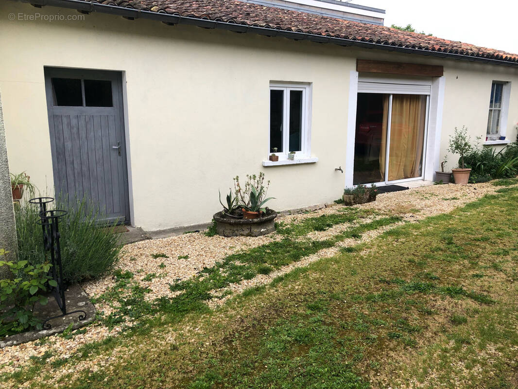 Maison à VILLEFAGNAN