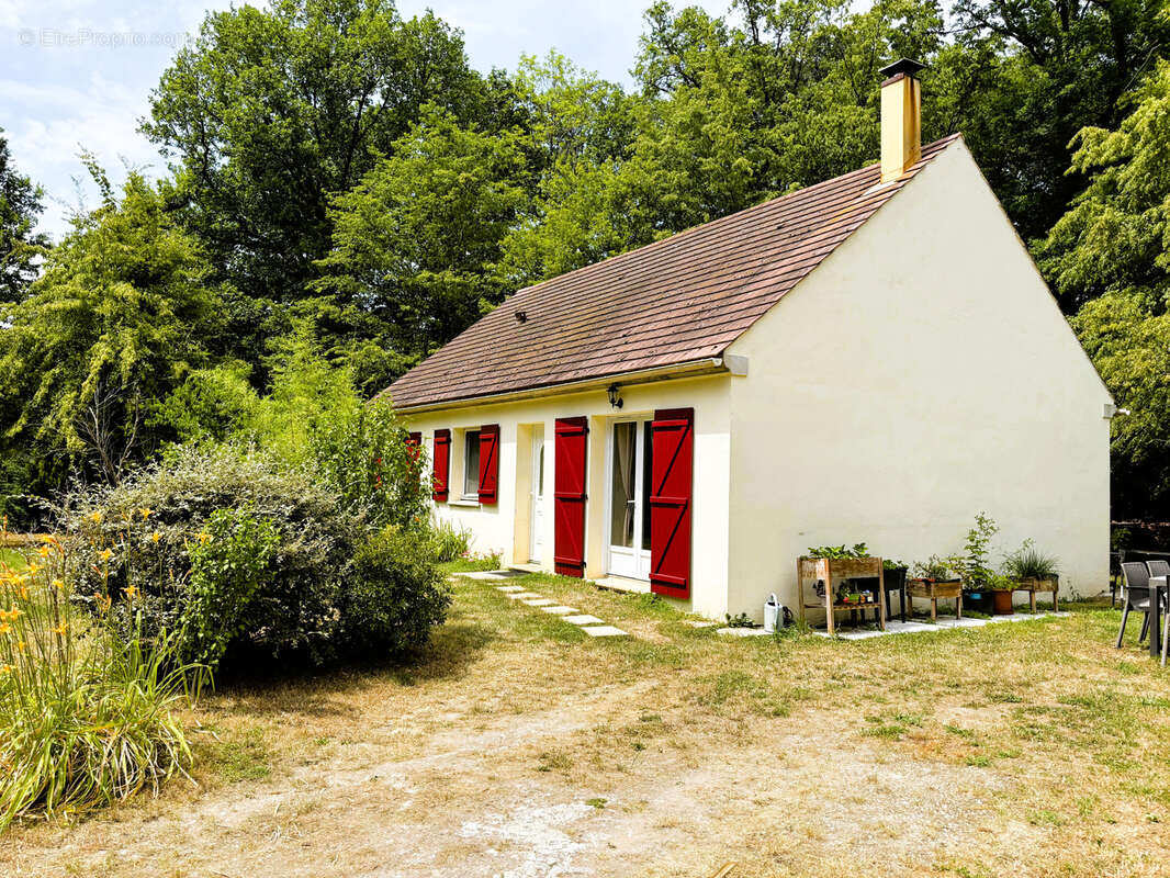 Maison à BAZOCHES-SUR-LE-BETZ