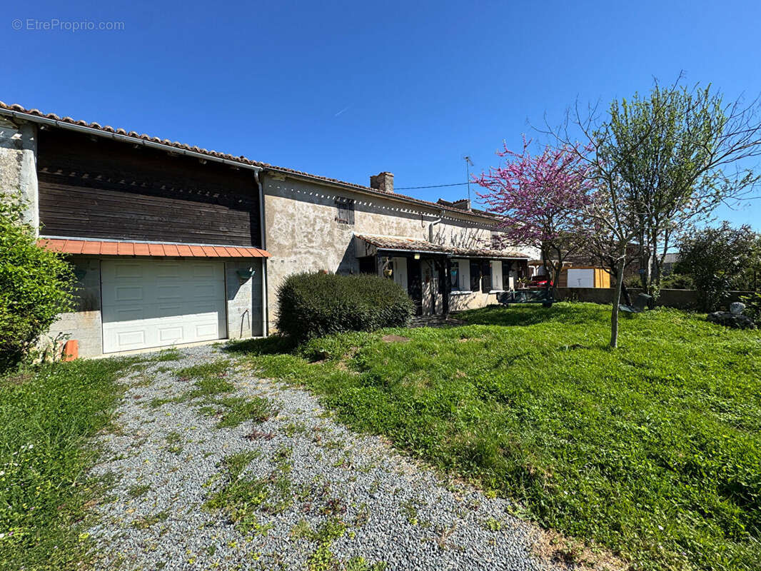 Maison à PUYROLLAND