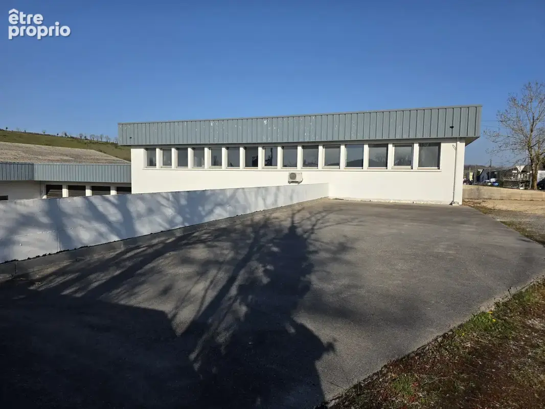 Onet Le Château, Local d'activité ! - photo 6