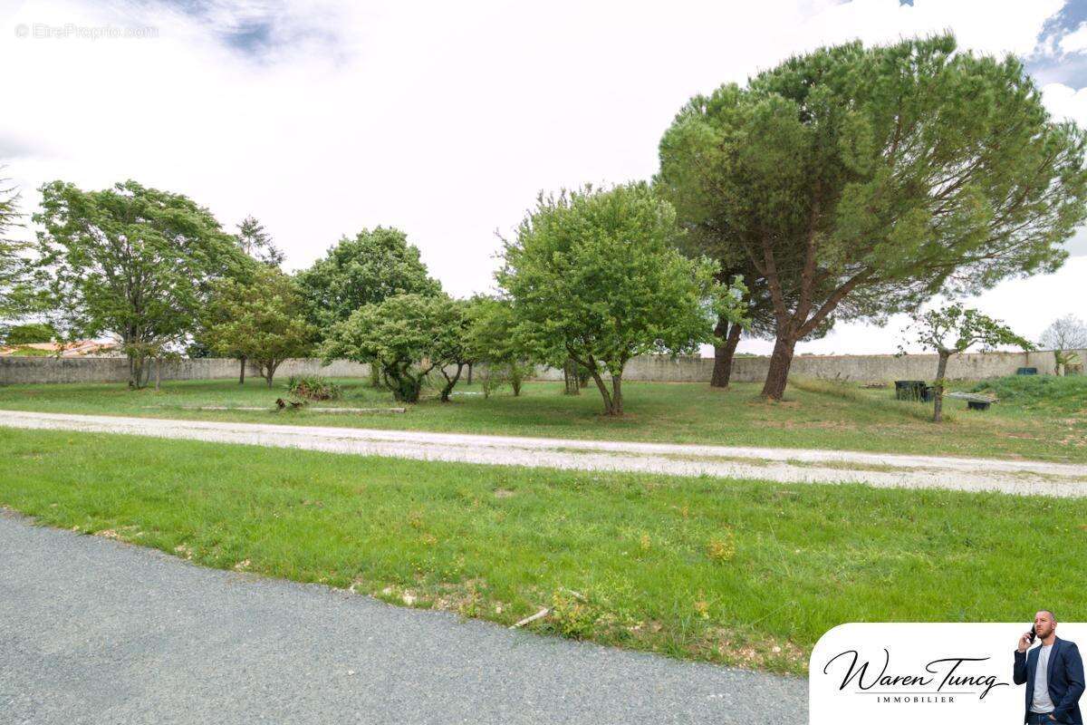 Terrain à BOURGNEUF