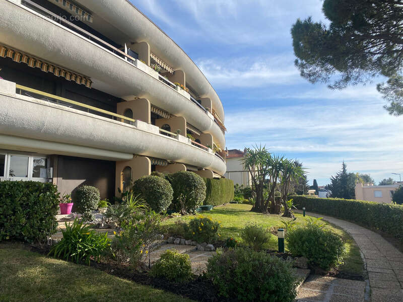 Appartement à LE CANNET