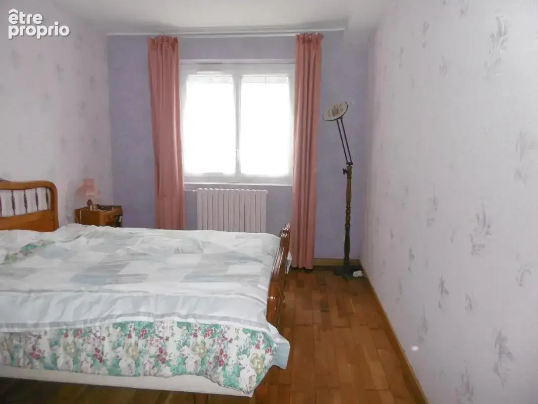 maison au calme avec 5 hectares. 5 ch. 700 m2 de dépendances - photo 6