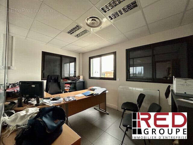 Commerce à EGUILLES