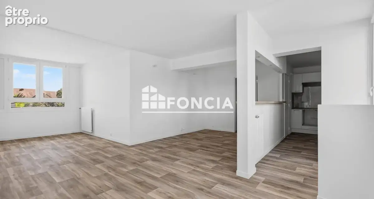 Opportunité : appartement T4 rénové avec balcon et parking, avenue Carnot à Trappes, aux portes de la gare - photo 4