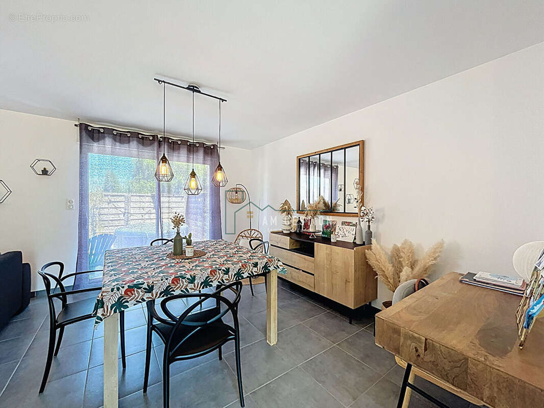 Maison à COMPREIGNAC