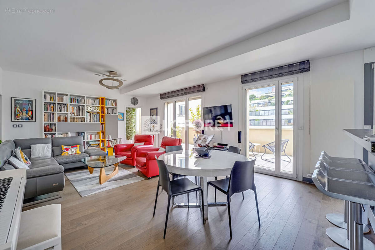 Appartement à PARIS-14E