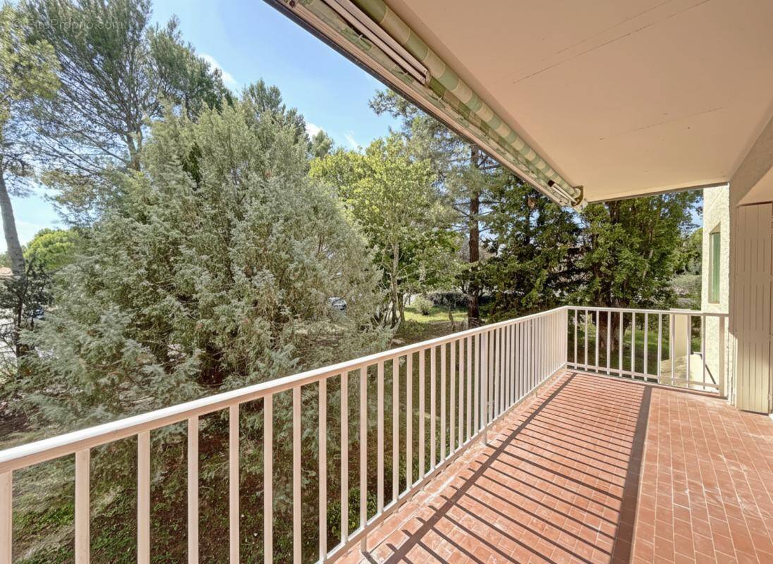 Appartement à VENELLES