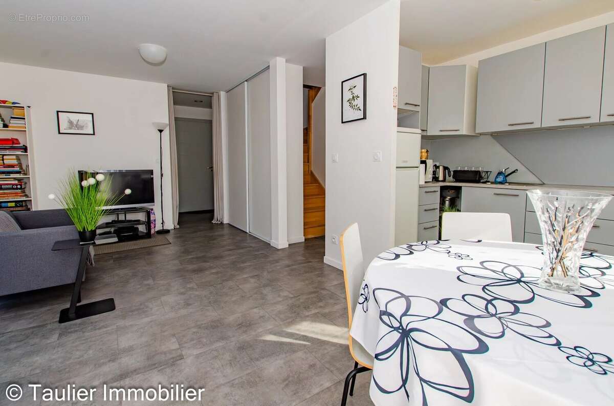 Maison T4 de 2020, chambre et salle d'eau au rdc - photo 9