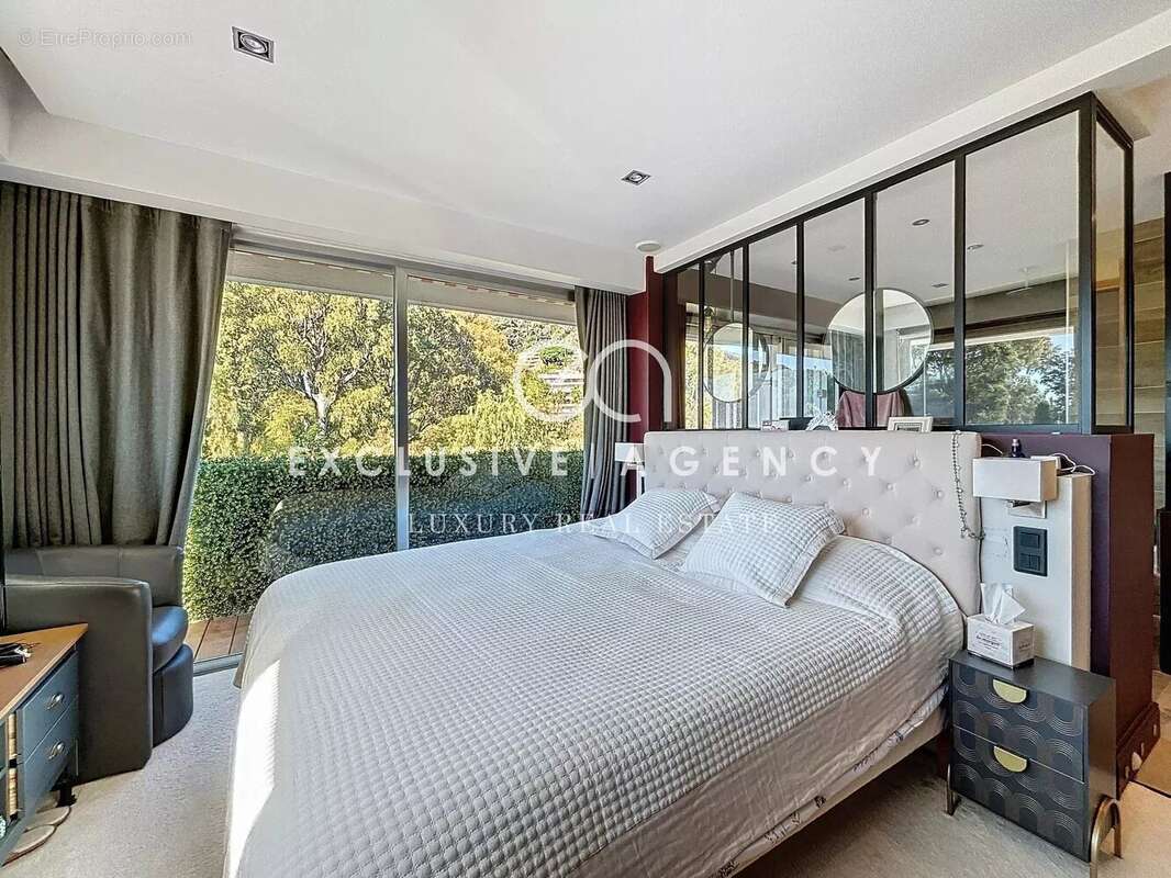 Appartement à VALLAURIS