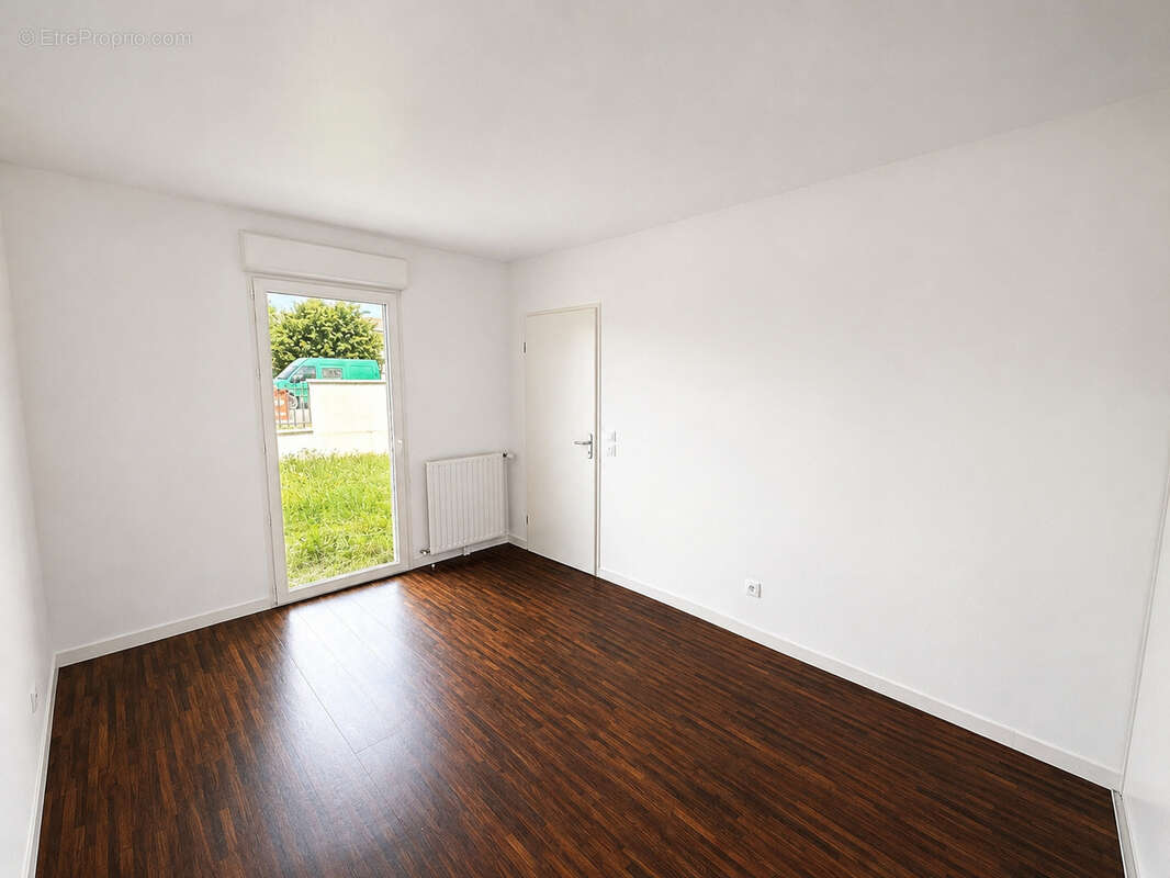 YVRAC   Maison T4 en duplex de 91,14 m2 avec jardin, terrasse et carport - photo 5