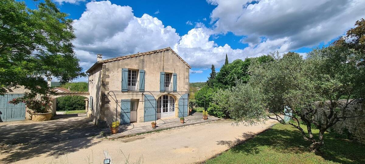 Maison à COLLIAS