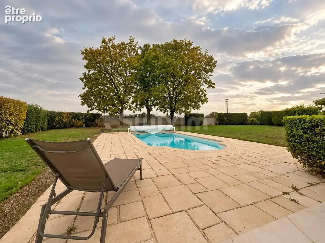 Ancienne ferme 265m² habitables, avec piscine et dépendance - photo 3