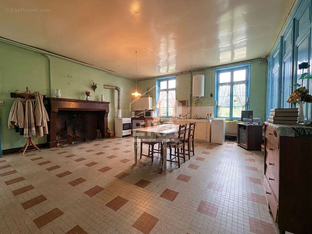 Maison à CHAMPAGNE-VIGNY