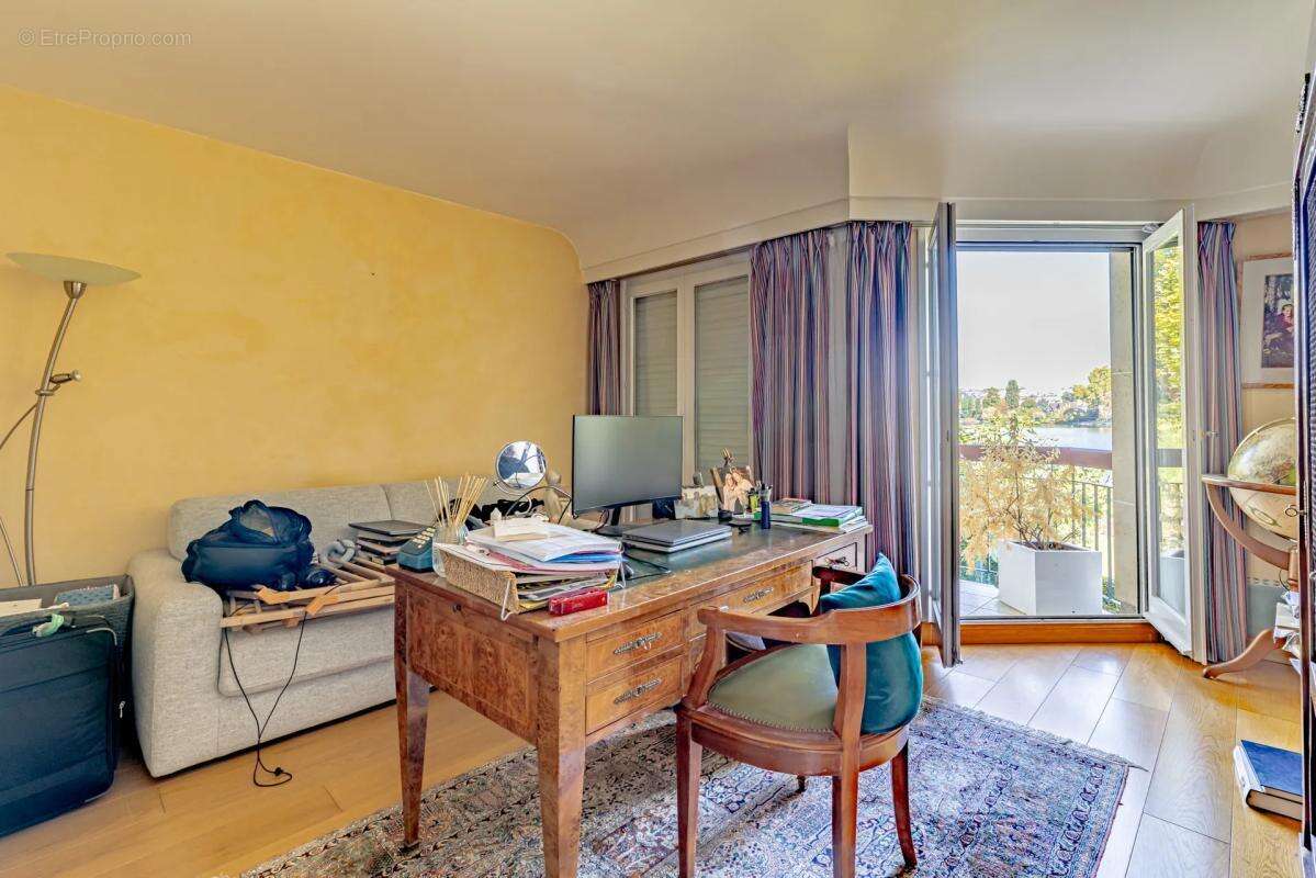 Appartement à ENGHIEN-LES-BAINS