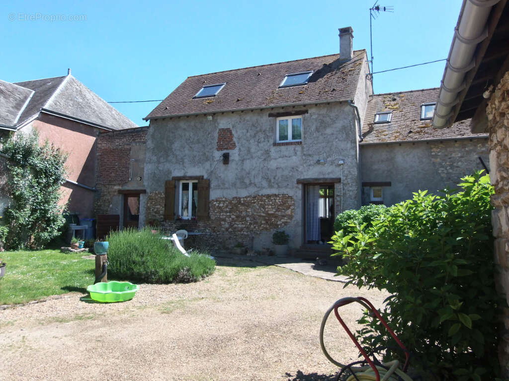 Maison à EPERNON