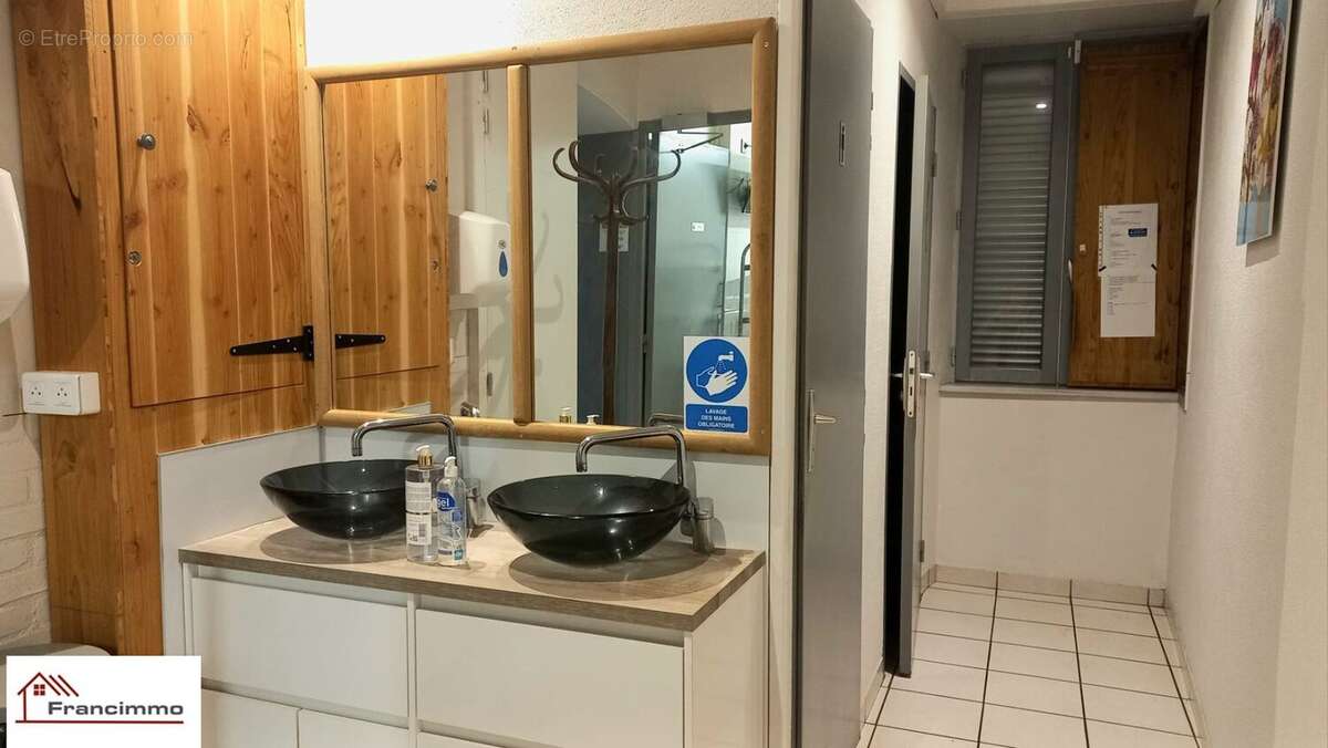 Commerce à MONESTIER-DE-CLERMONT