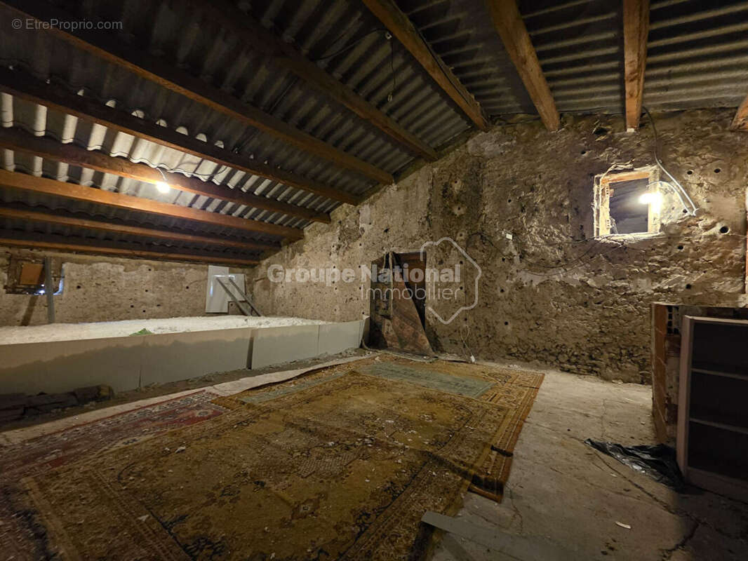 Exclusivité - Maison de ville - Charme et potentiel - photo 14