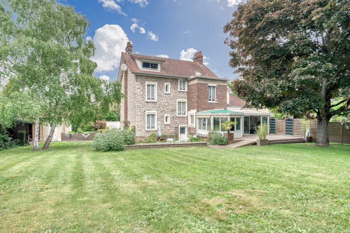 Maison à BONNIERES-SUR-SEINE