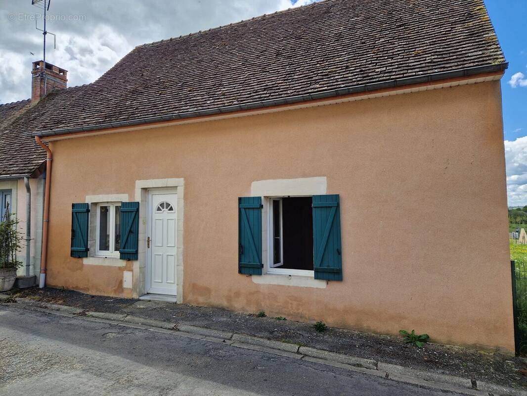 Maison à MEZIERES-SUR-PONTHOUIN