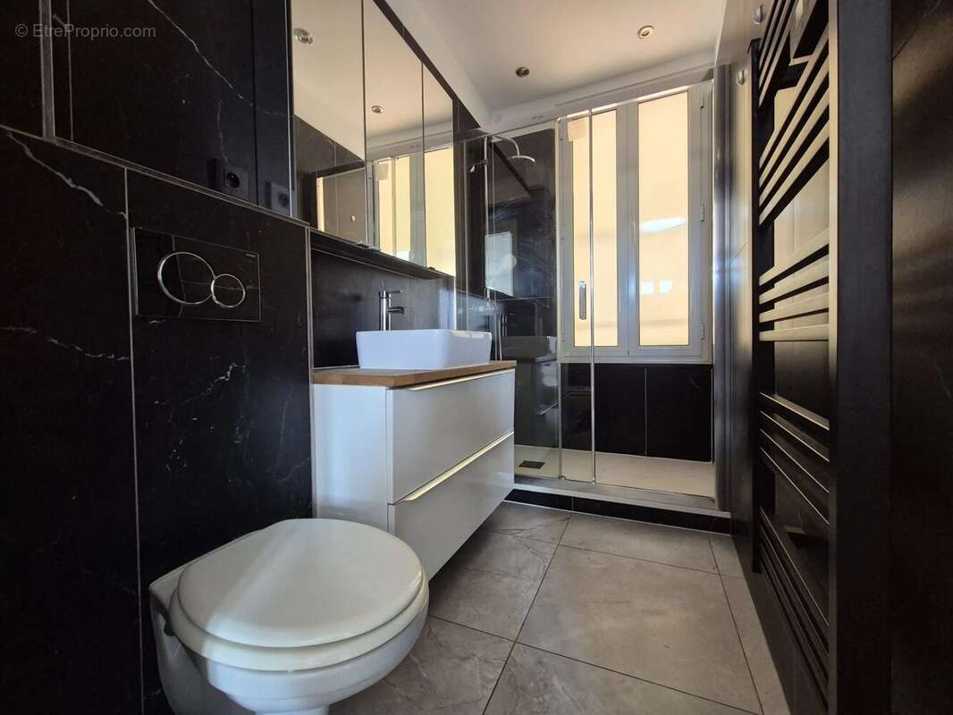 Appartement à VALLAURIS