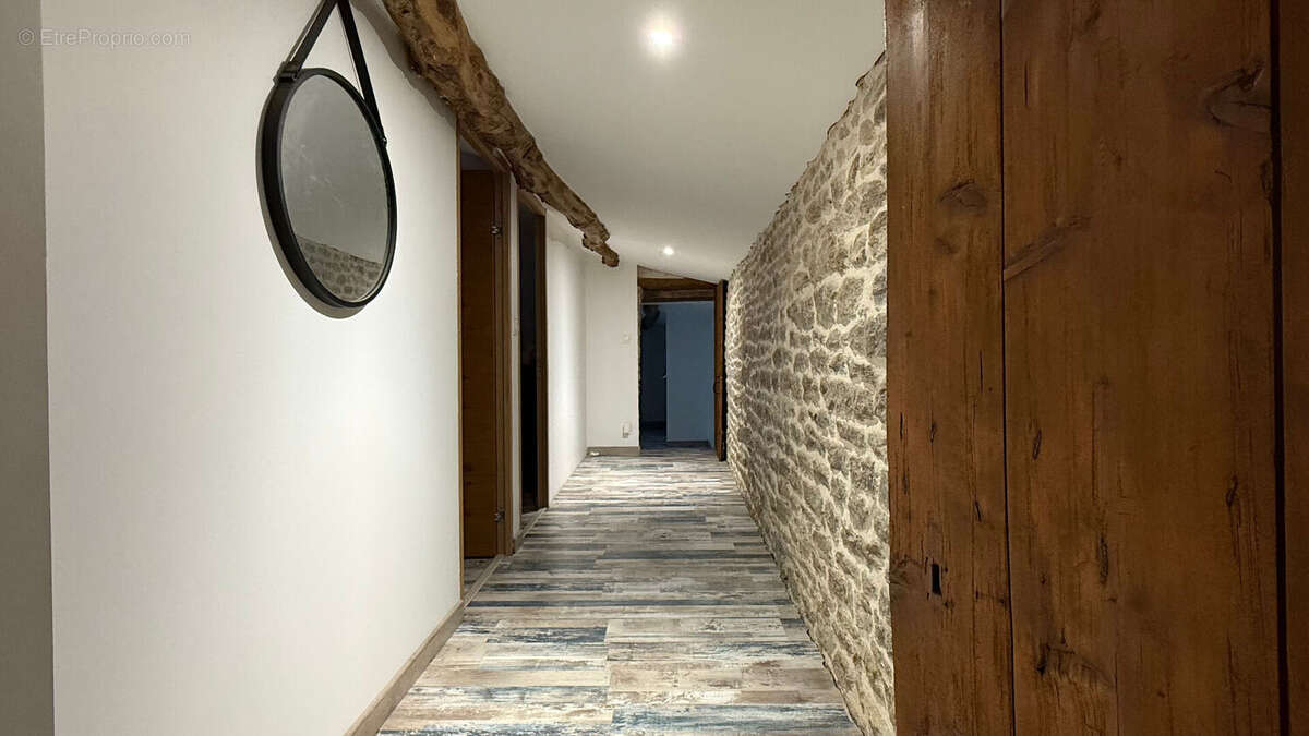 Maison à SAINT-GERMAIN-DE-MARENCENNES