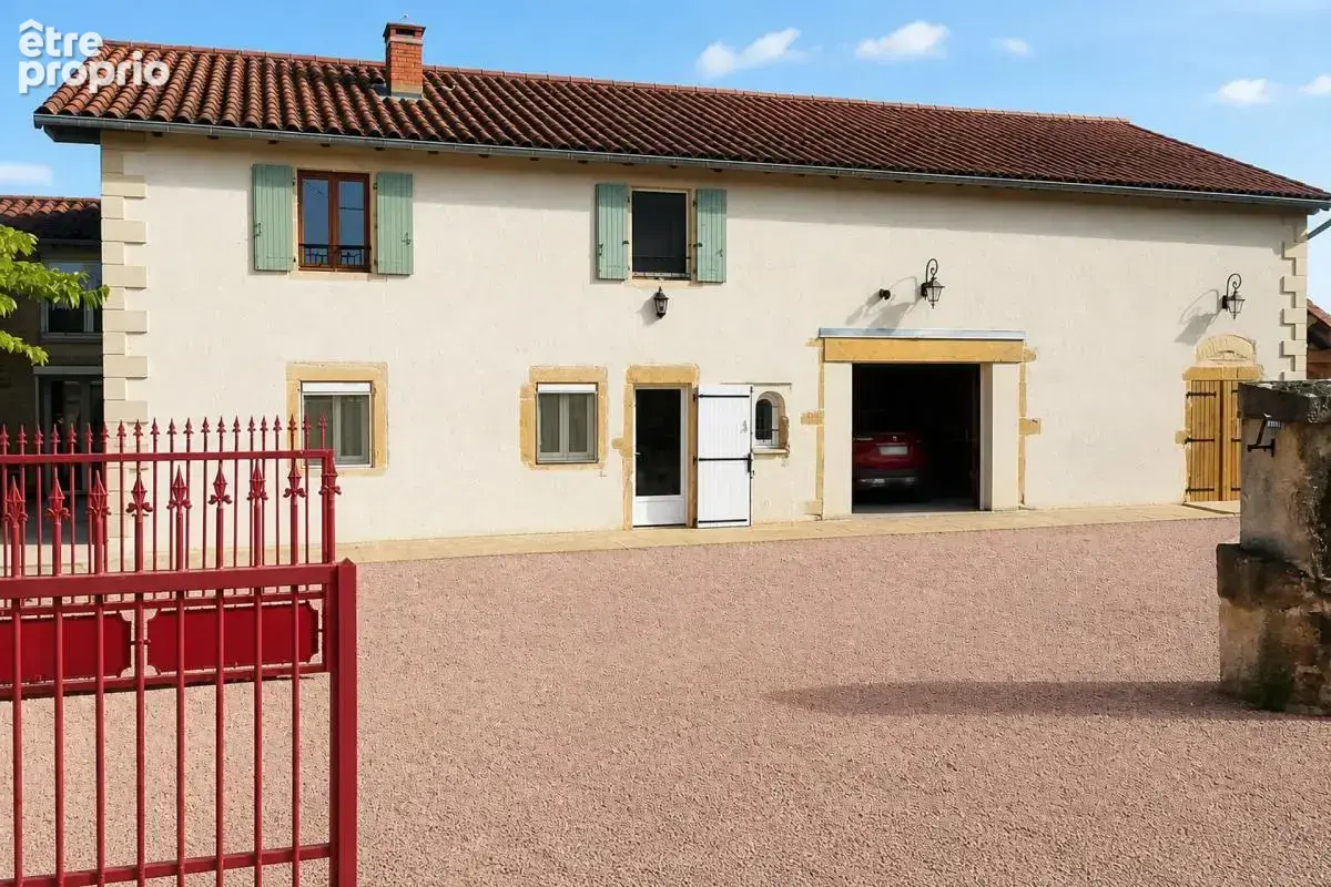 Maison de 8 pièces de 202 m² à Ligny-en-Brionnais - photo 2
