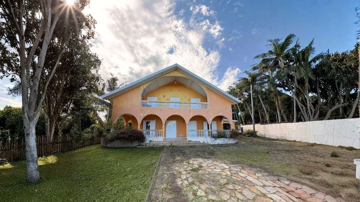 Maison à SAINTE-SUZANNE