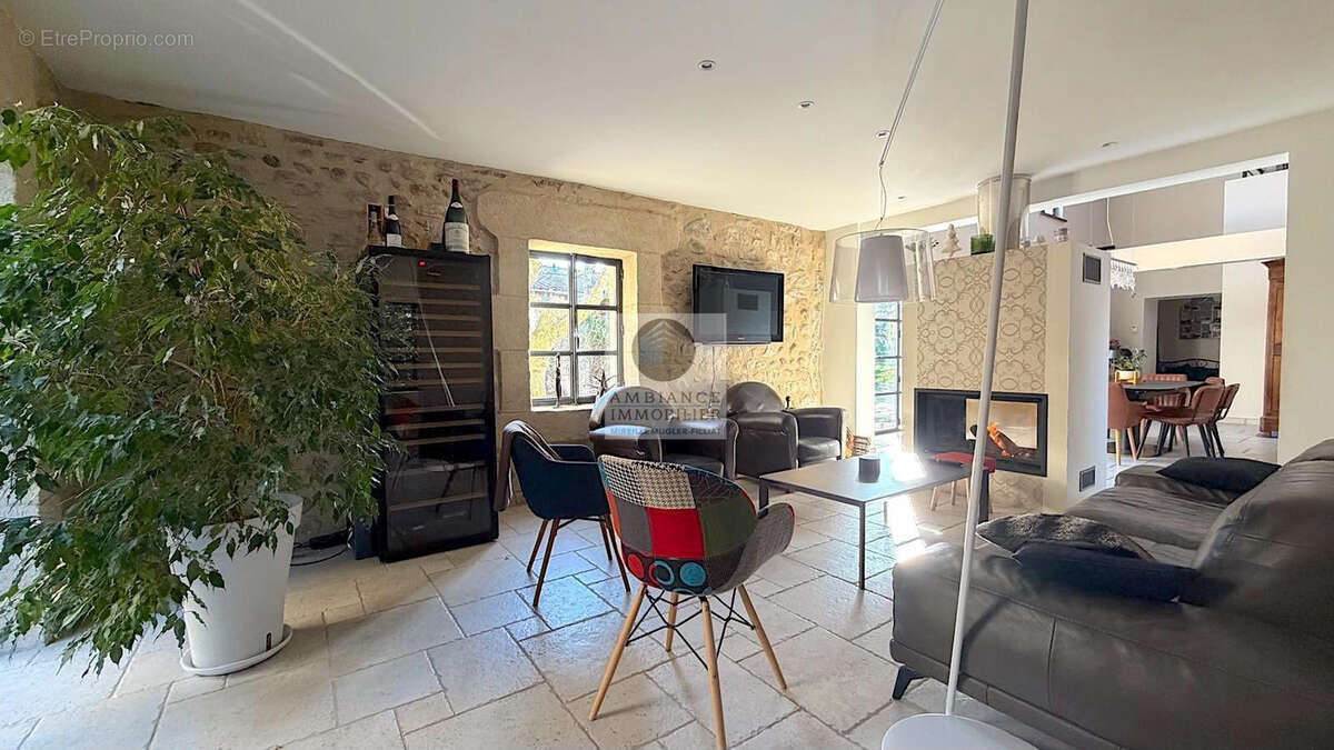 Maison à ETOILE-SUR-RHONE