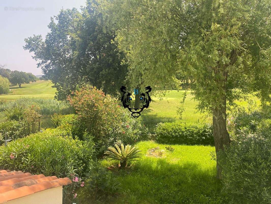 Maison à ROQUEBRUNE-SUR-ARGENS