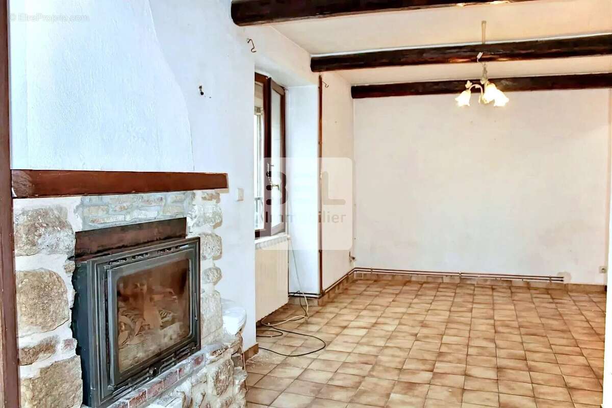 Appartement à LAUDUN-L'ARDOISE