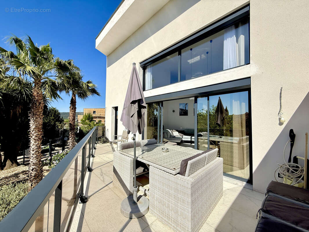 Maison à CLARENSAC