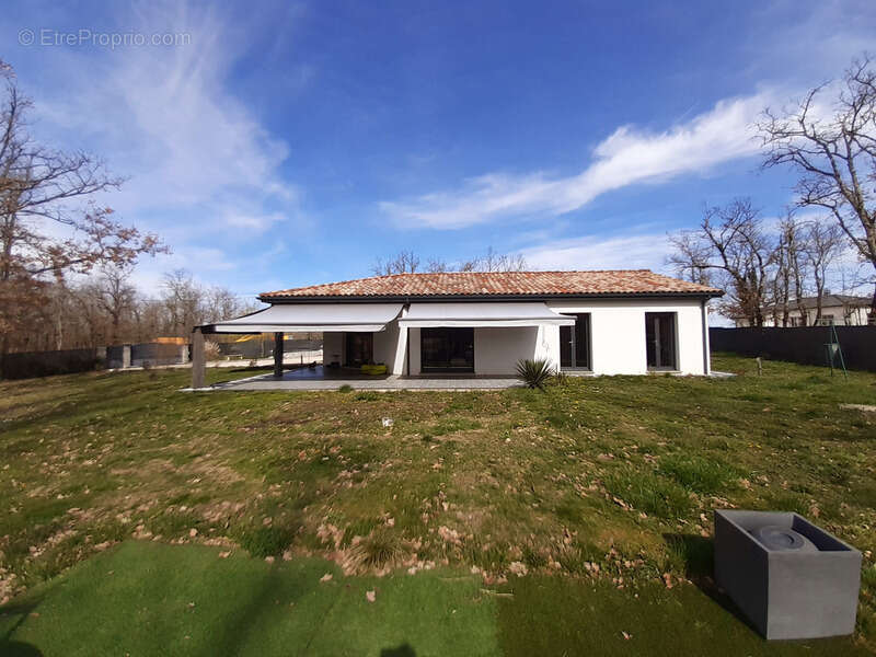 Maison à MONTDOUMERC