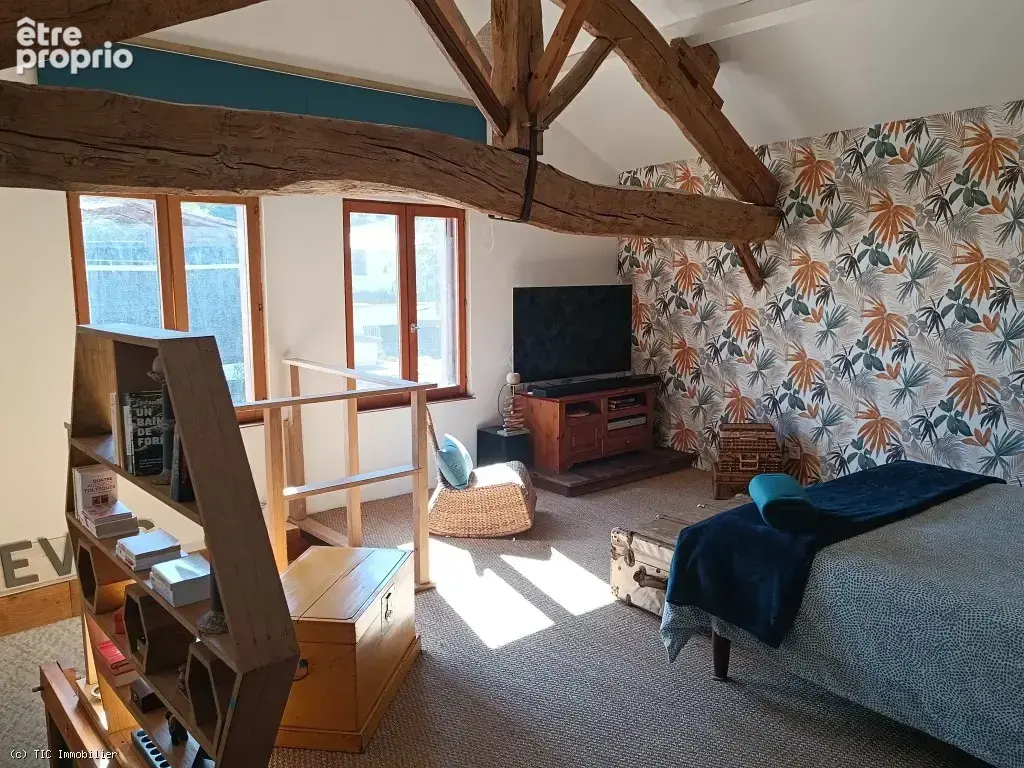 Belle Maison en Pierre avec Piscine, Dépendances et Jardin - photo 10