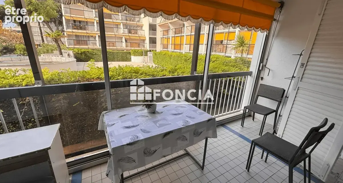 Le Ponant : Lumineux studio cabine entièrement rénové et climatisé dans résidence avec piscine - Cabine 2 couchages indépendante - photo 2