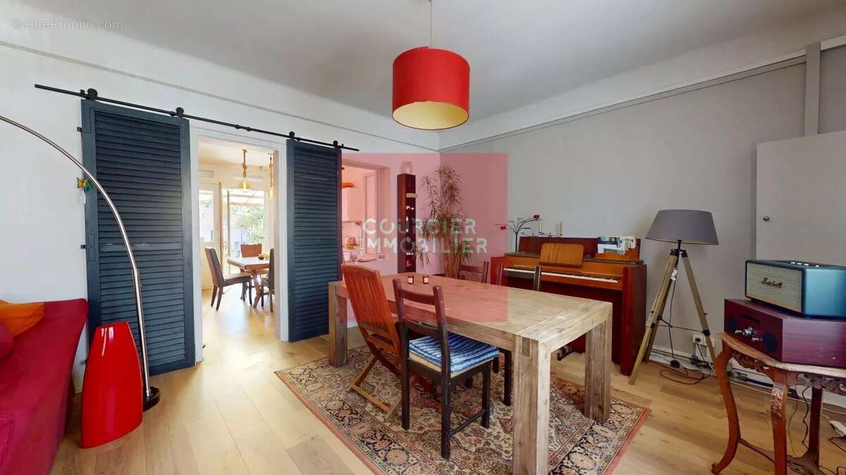 Maison à LE MESNIL-SAINT-DENIS