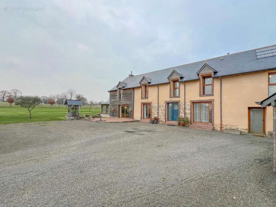 SEYEUX 2.2 - Maison à BETTON