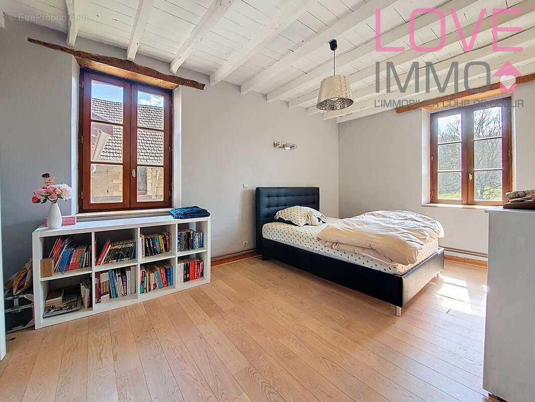 Maison à LA BATIE-DIVISIN