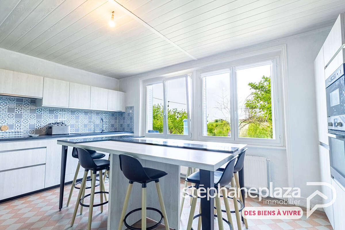 Maison à SAINT-JULIEN-SUR-VEYLE