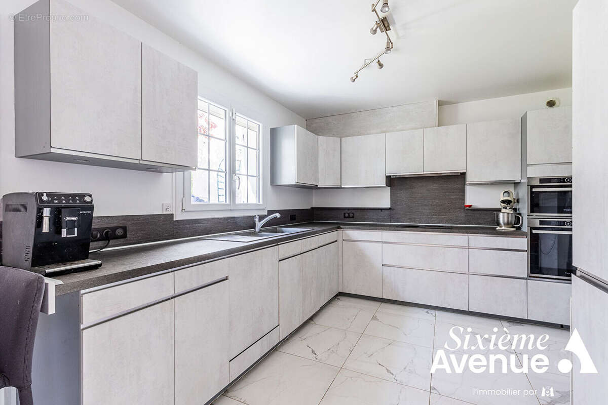 Maison à SAVIGNY-SUR-ORGE