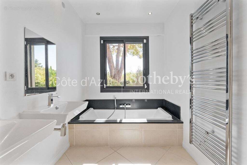 Maison à MOUGINS