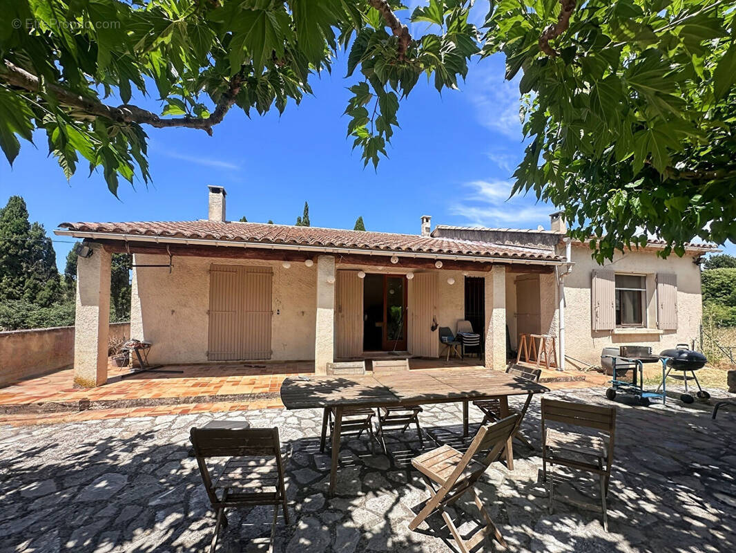 Maison à MAS-BLANC-DES-ALPILLES