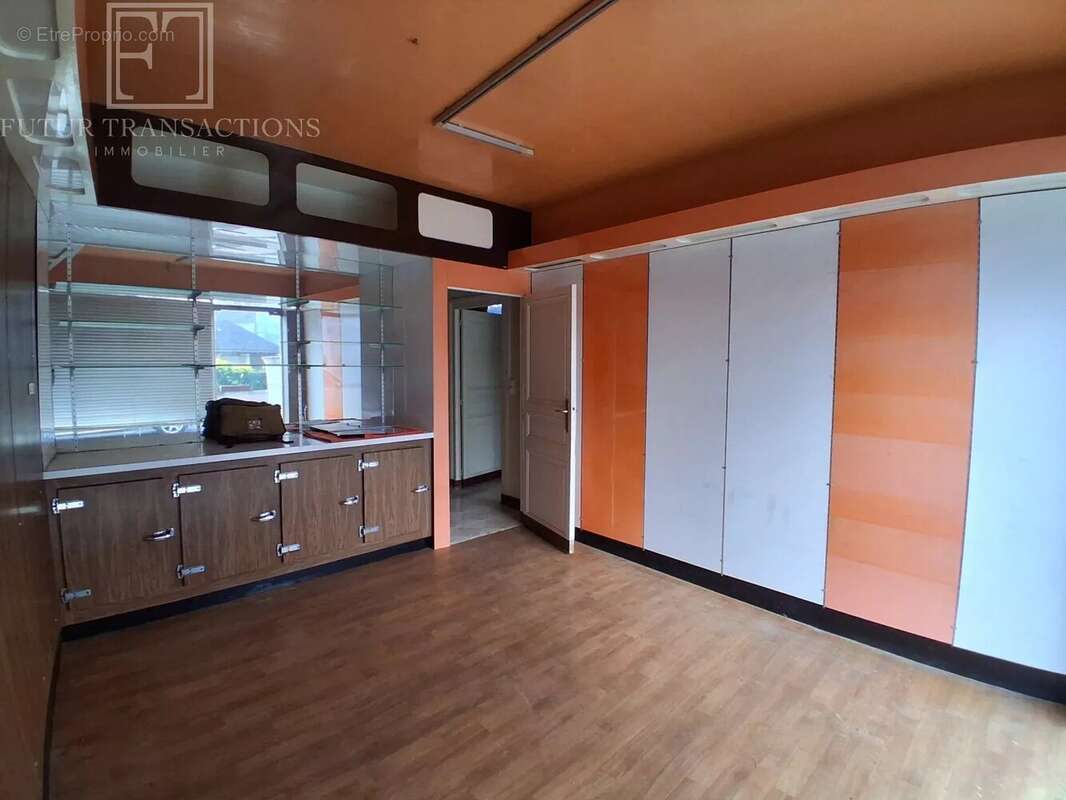 Maison à JAVERLHAC-ET-LA-CHAPELLE-SAINT-ROBERT