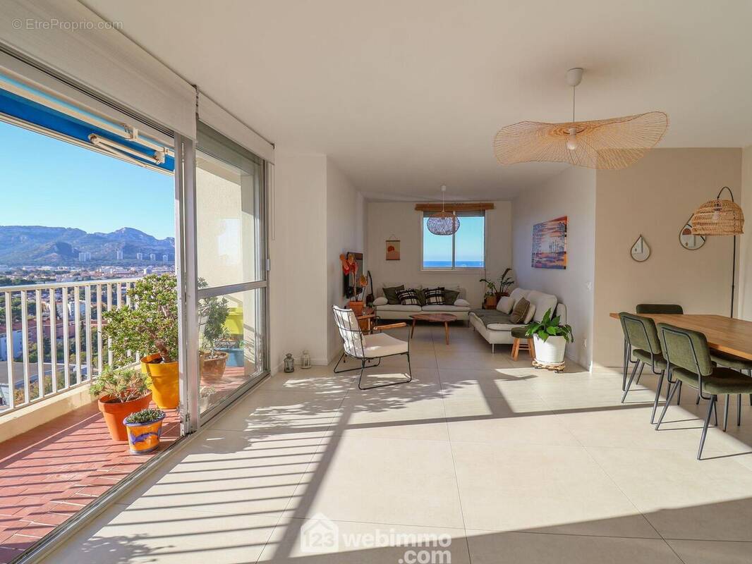 Appartement à MARSEILLE-9E