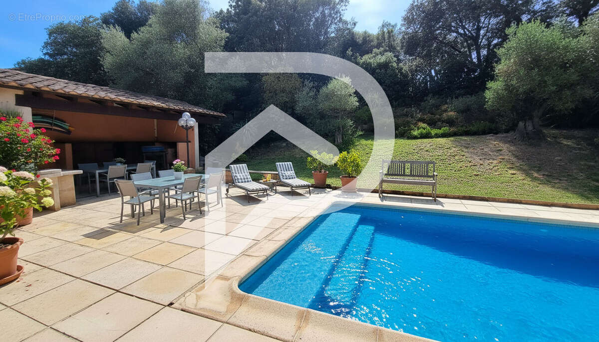 Maison à SAINT-GILLES