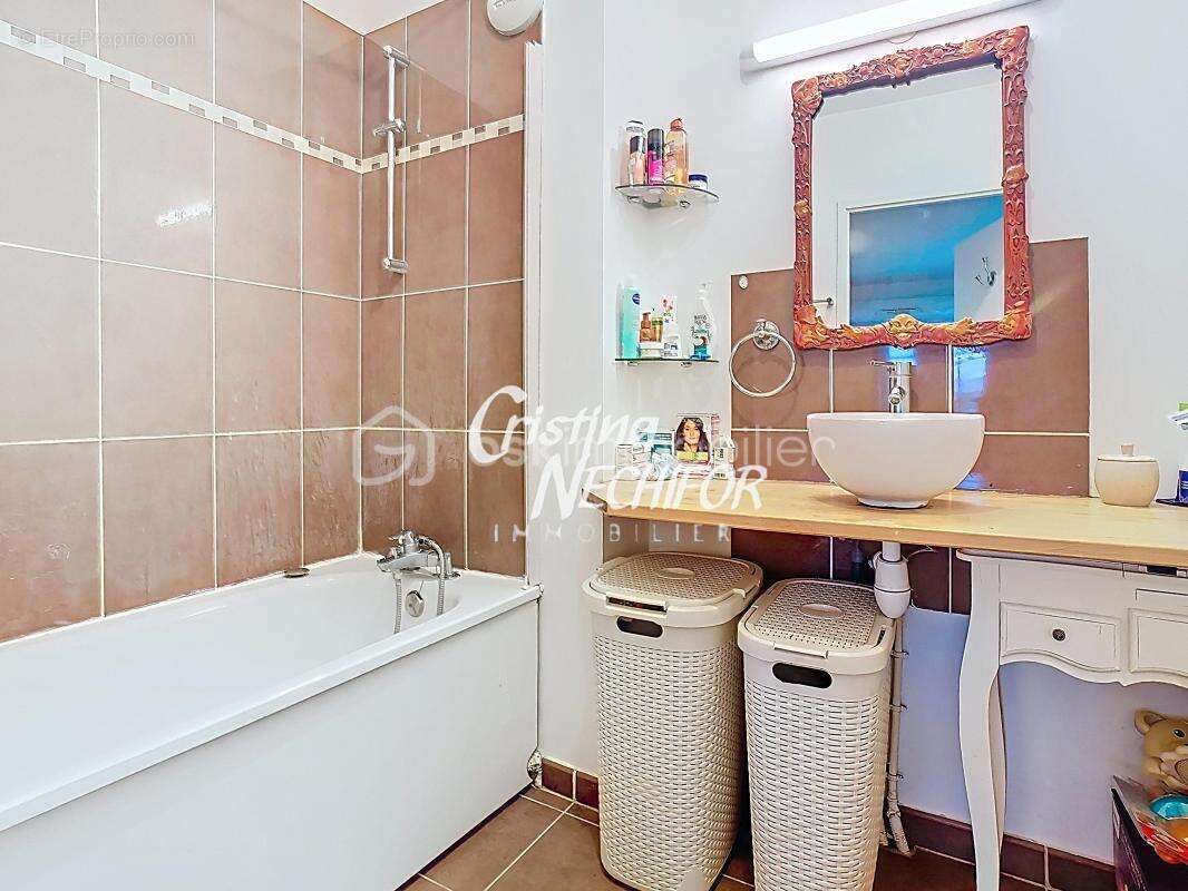 Appartement à SERRIS