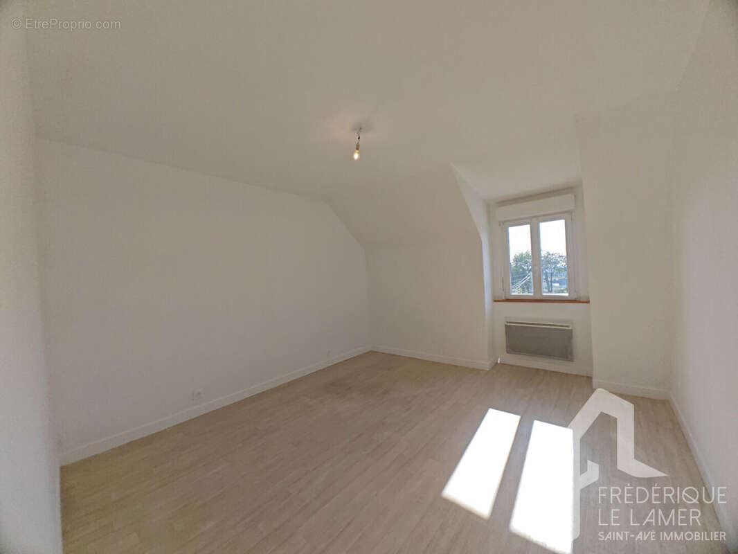 Maison à SAINT-AVE
